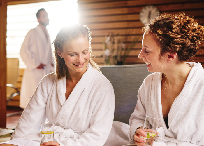 Relaxation area in the sauna village at Parktherme Bad Radkersburg | © Thermen- & Vulkanland | Michael Königshofer