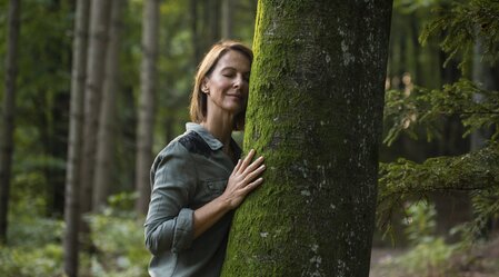 Grünkraft Steiermark: Auszeit im Wald  | © Steiermark Tourismus | Punkt & Komma