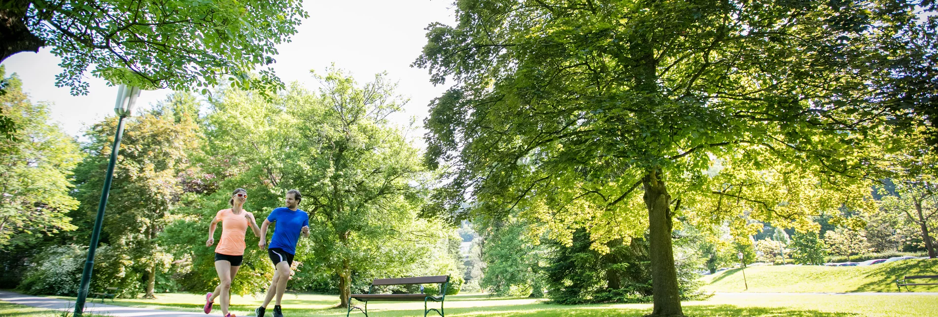 Running in the spa park Bad Gleichenberg | © Thermen- & Vulkanland | Harald Eisenberger