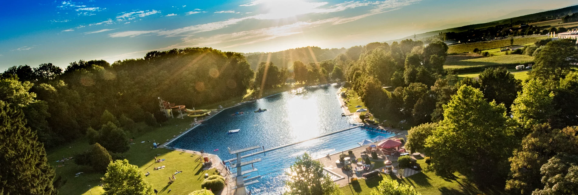 Freibad Fürstenfeld, Sommer, Wasser, Naturfreibad | © Tourismusverband Thermen- Vulkanland,  Jean Van Luelik Photographer