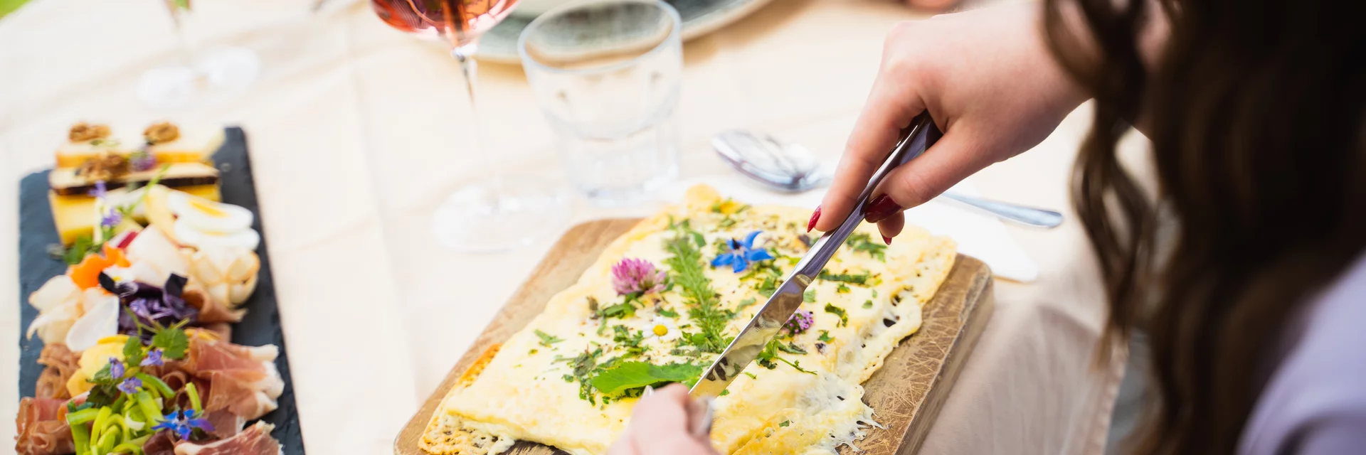 Mittagessen im Kellerstüberl  | © Thermen- & Vulkanland | Fabian Trummer