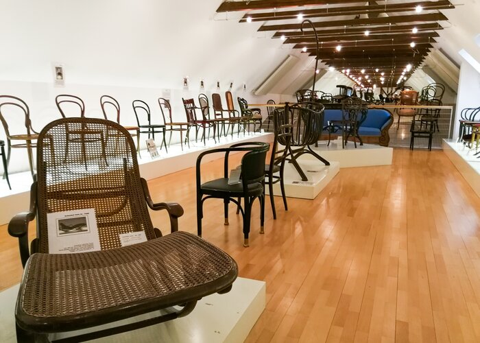 Armchair exhibition at the Thonet Museum in Friedberg | © TV Oststeiermark | Nicole Friesenbichler