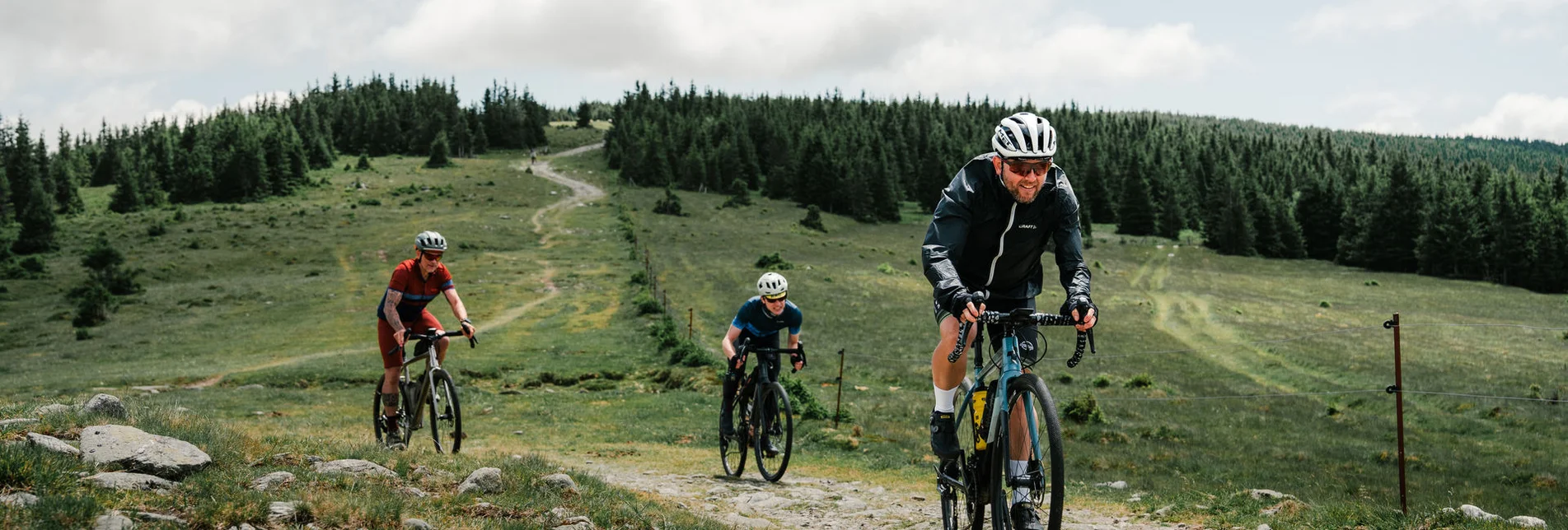 Gravelbiker am Hochwechsel in der Oststeiermark | © Oststeiermark Tourismus | Christoph Lukas