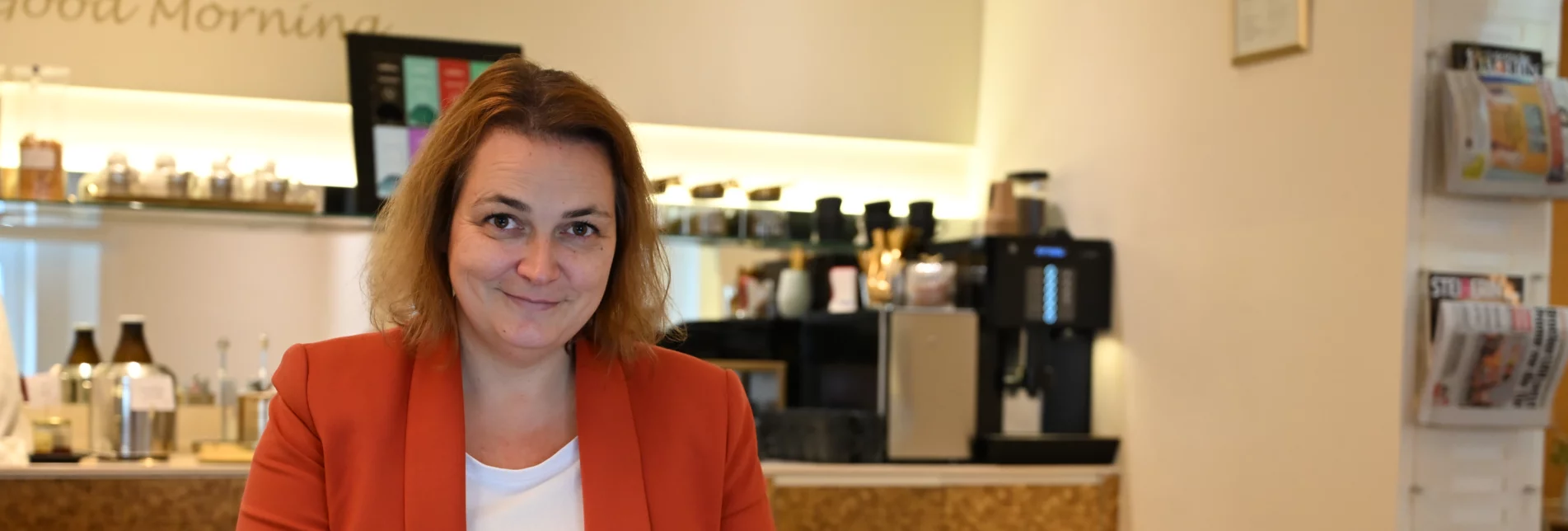 Mitarbeiterin Nina Darnhofer in der Geschäftsstelle Weiz | © TV Oststeiermark | Stefan Schindler