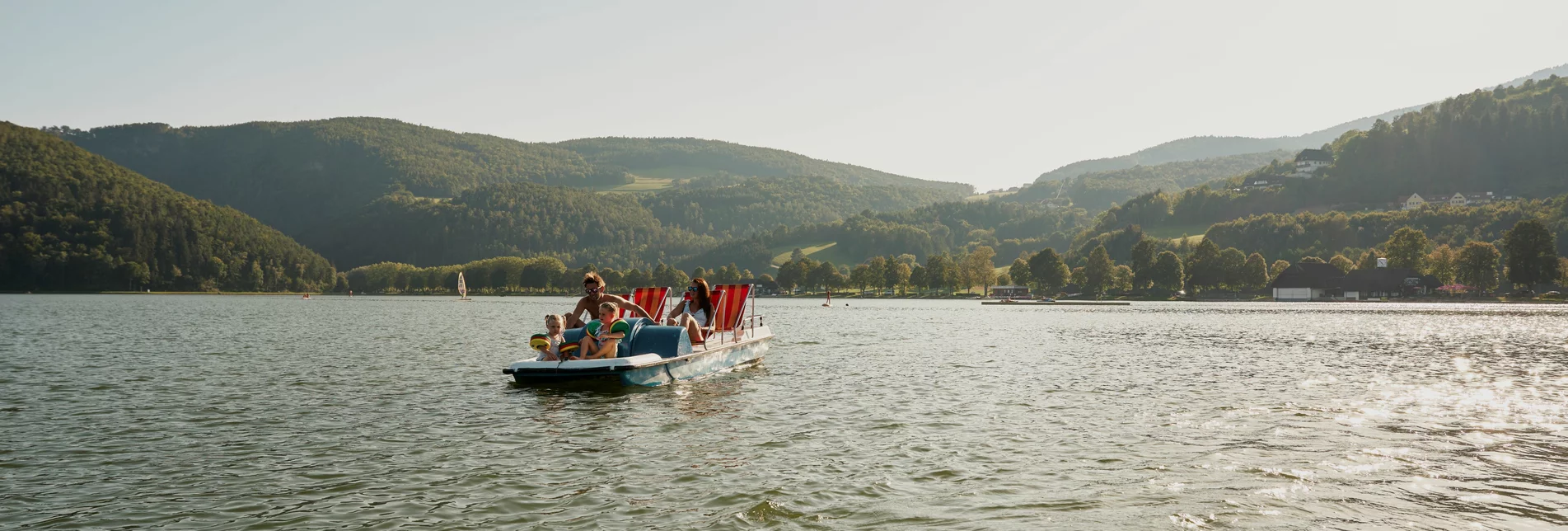 Pedal boating in Stubenbergsee in Eastern Styria | ©  Oststeiermark Tourismus | Markus Lang-Bichl