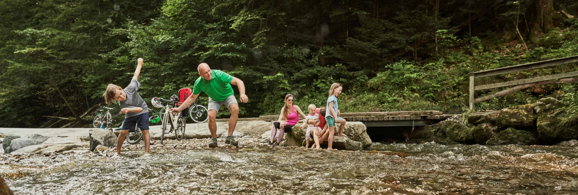 Familie in der Stubenbergklamm in der Oststeiermark | © Oststeiermark Tourismus | Lang-Bichl - RKP