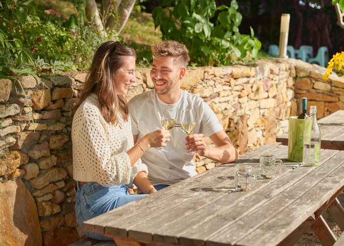 Weinverkostung beim Buschenschank in Hartberg  | © Oststeiermark Tourismus | Lang-Bichl - RKP
