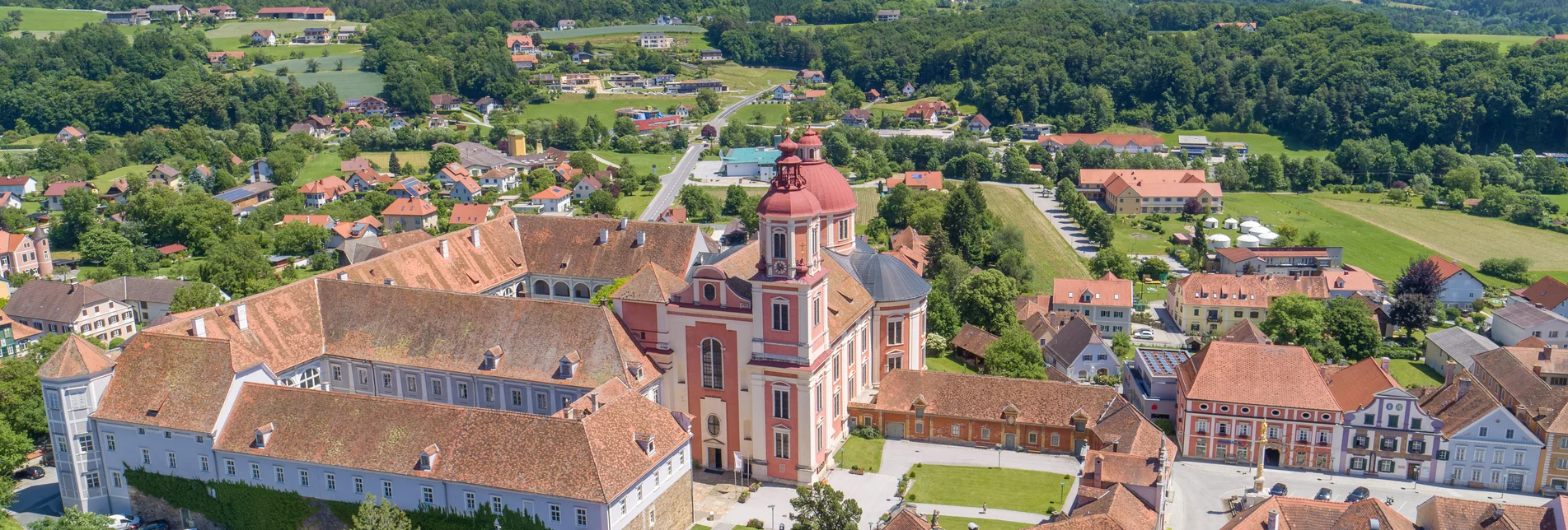 Luftaufnahme über Pöllau in der Oststeiermark