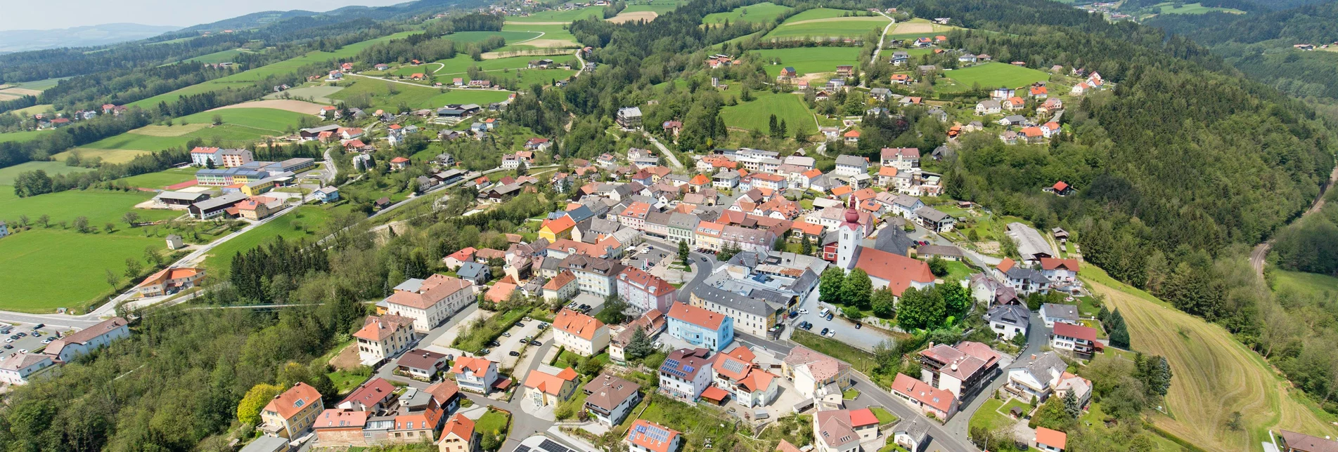 Luftaufnahme von der Gemeinde Friedberg in der Oststeiermark