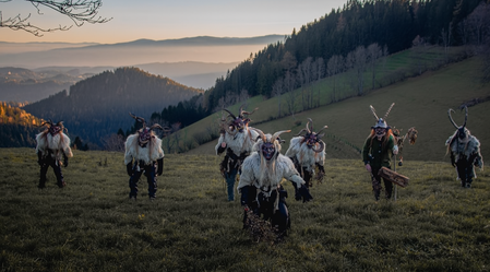 Krampus Parade in Alpine Landscape | © Übelbacher Gleinalmpass | Übelbacher Gleinalmpass