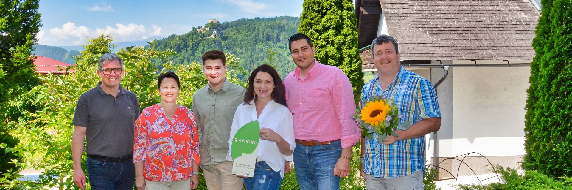 Michael Ranzmaier-Hausleitner (Tourismusverband Murtal), Senta Bleikolm-Kargl (Green Care Koordinatorin Steiermark), Lukas König, Eva König, Leonhard Madl, Mario Leitner (Vizebürgermeister Weißkirchen) Michael Ranzmaier-Hausleitner (Tourismusverband Murtal), Senta Bleikolm-Kargl (Green Care Koordinatorin Steiermark), Lukas König, Eva König, Leonhard Madl, Mario Leitner (Vizebürgermeister Weißkirchen)