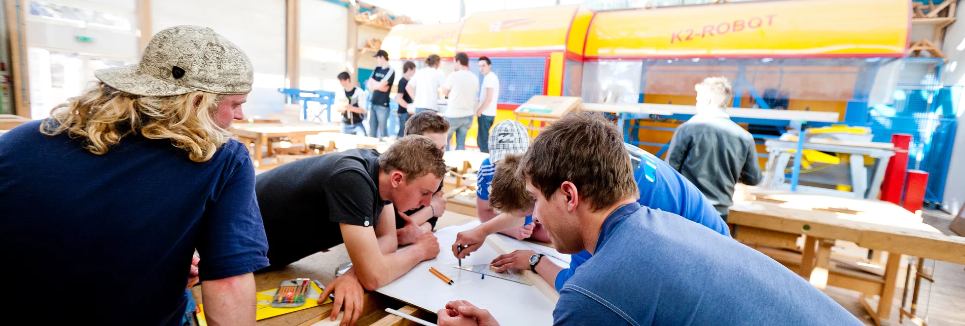 Holzarbeit in der Berufsschule | © Holzwelt Murau |  Tom Lamm