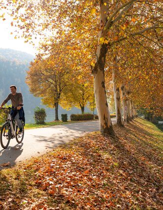 Radfahren entlang der Feistritz: Stopp Stubenbergsee | Bernhard Bergmann | © Oststeiermark Tourismus