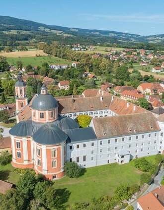 Pöllau castle and parish church | Helmut Schweighofer