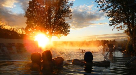 Sonnenuntergang in der Therme | © STG | Gery Wolf