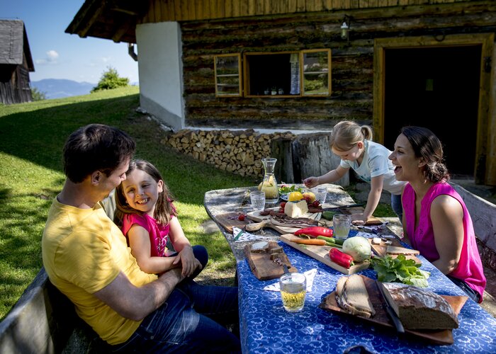 At the Roatmoarhütte / Murtal | © Steiermark Tourismus | Tom Lamm