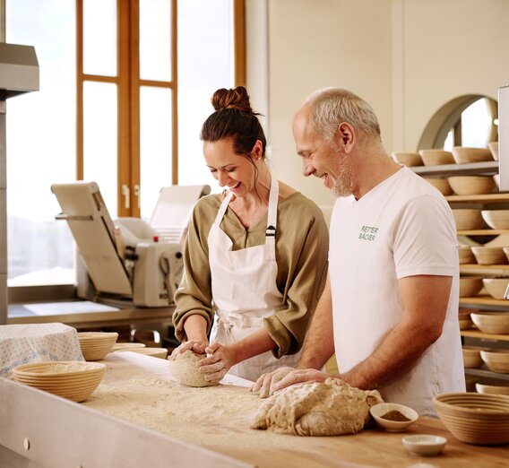 Brotbacken im Retter BioGut | © Oststeiermark | Michael Königshofer