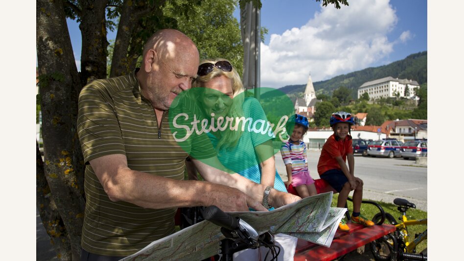 Großeltern mit Enkerln in Murau | © STG | Leo Himsl