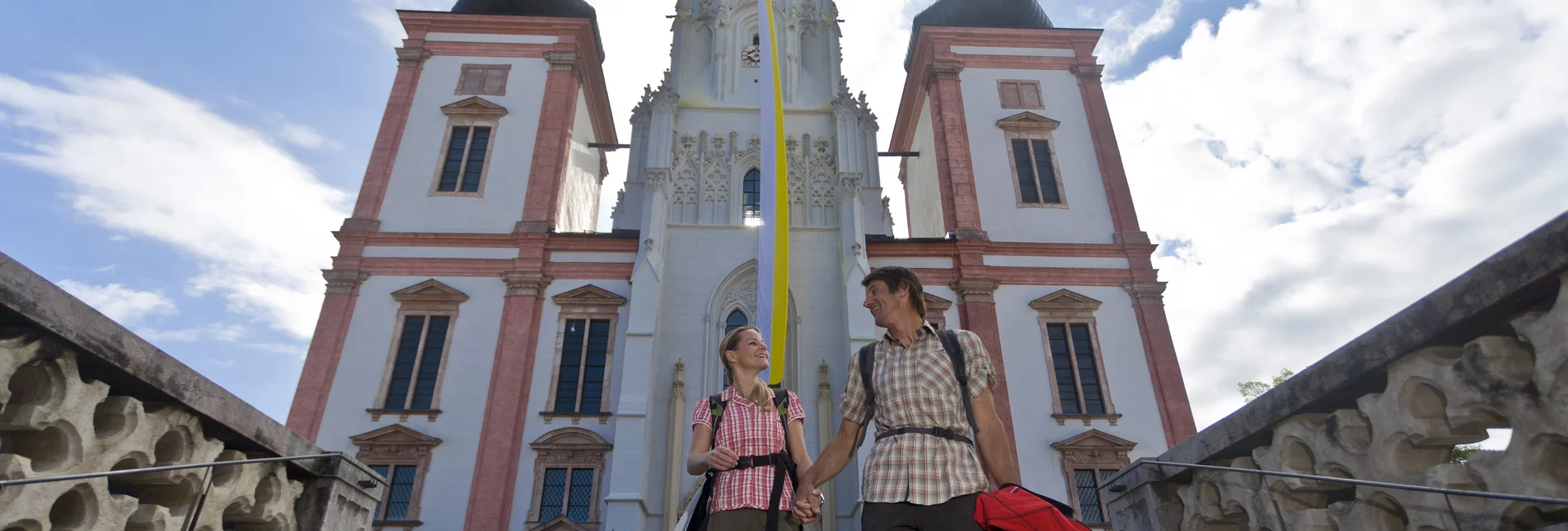 Vor der Basilika Mariazell | © Steiermark Tourismus | Leo Himsl | ETZ-Pilgrimage Europe SI-AT