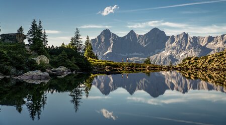 Auf der Reiteralm am Spiegelsee mit Blick auf Dachstein | © STG | photo-austria.at