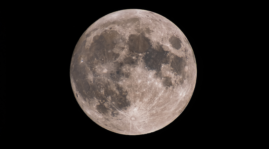 Der Vollmond leuchtet wieder über der Steiermark  | © Michael Kleinburger
