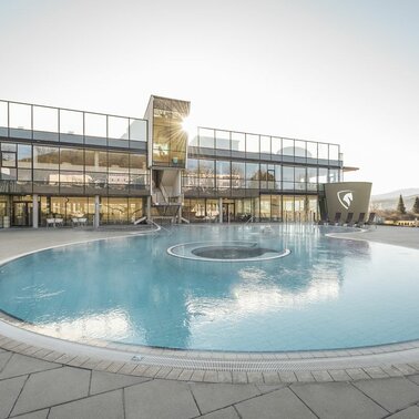 Die Therme von außen | © Therme Nova