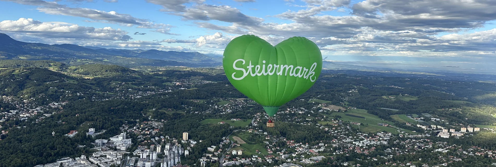 Der neue Herzballon mit 25 Metern Breite Der neue Herzballon mit 25 Metern Breite