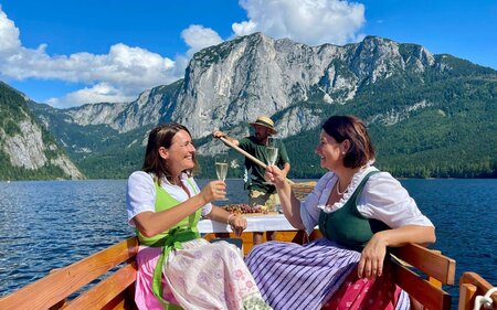Schifffahrt, Altaussee, gemütliche Plättenfahrt | ©  Altaussee Schifffahrt