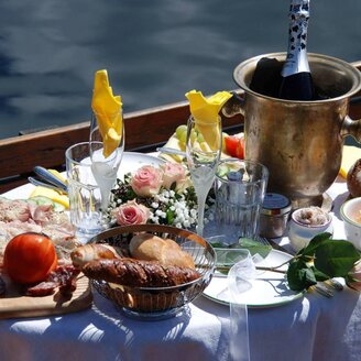 Buch&Boot, Altaussee, Plättenfrühstück | © Boote Salzkammergut