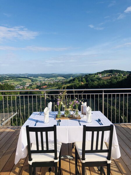 Brunchen bei herrlichem Ausblick | © Obstbau Haas