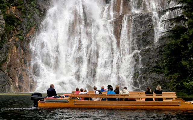 Shipping Grundlsee, Grundlsee, waterfall | © Schifffahrt Grundlsee/Astrid Eder