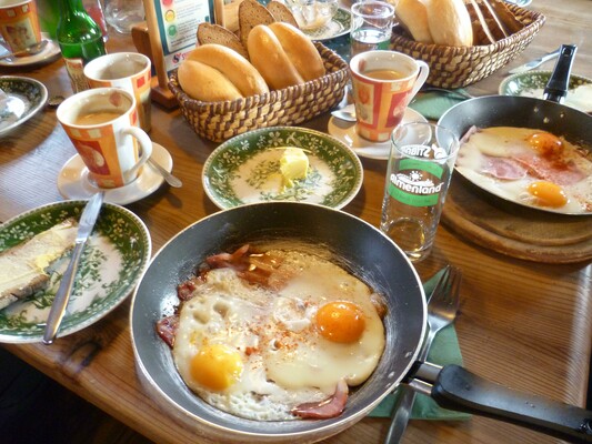 Stoakoglhütte_Frühstück_Oststeiermark | © Tourismusverband Oststeiermark