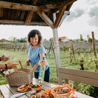 Picnic in the Bergstadl Bad Waltersdorf vineyard | © Bergstadl GmbH & Co KG