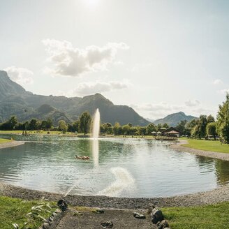 Blick auf den Badesee Lanndl | © Stefan Leitner