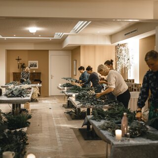 Adventkranzbinden | © Vulkanlandhotel Legenstein