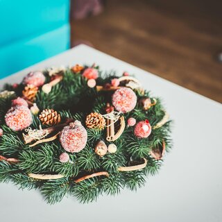Adventkranz | © eugene-zhyvchik-unsplash