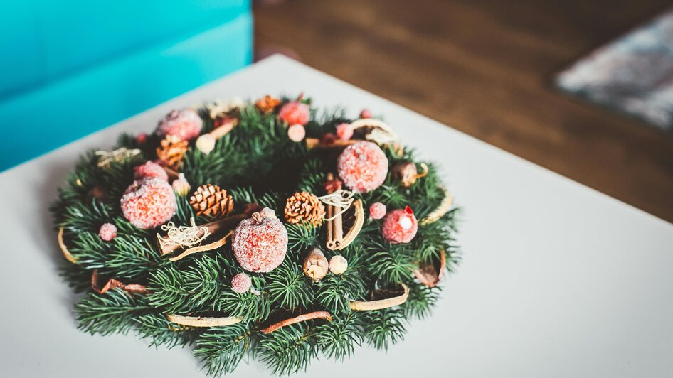 Adventkranz | © eugene-zhyvchik-unsplash