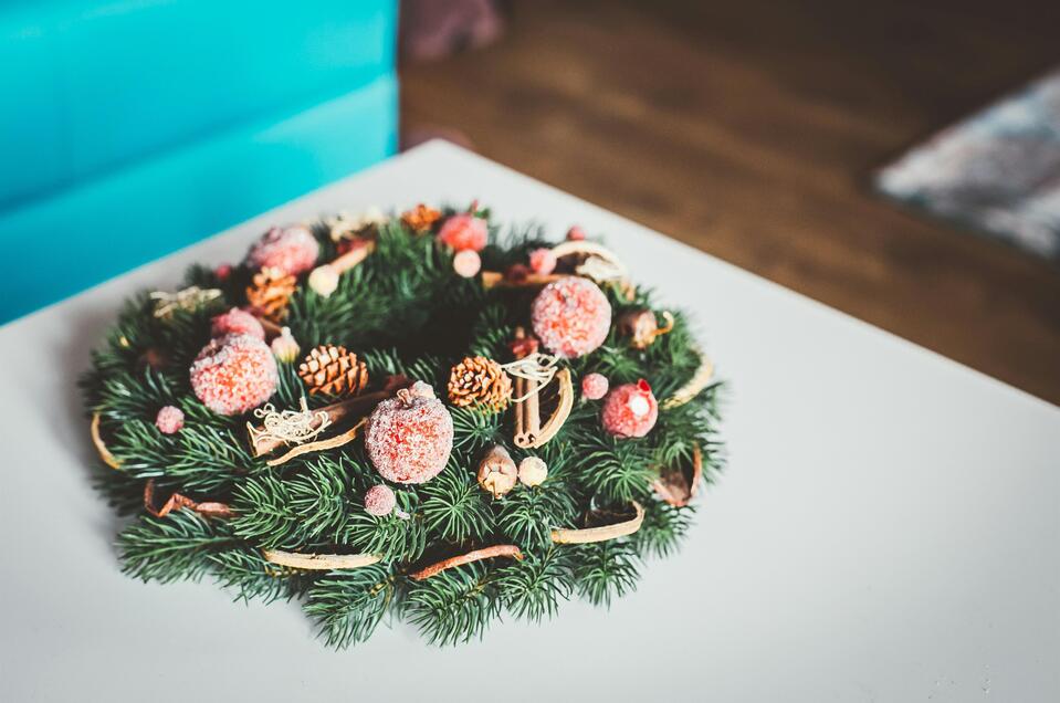 Adventkranz | © eugene-zhyvchik-unsplash