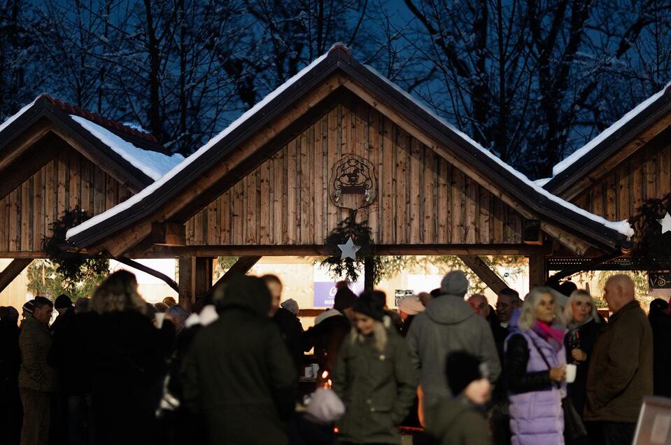 Adventmarkt | © Achromatic Photography