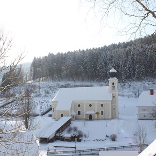 Advent Gasen_Kirche mit Schnee_Oststeiermark | © Gemeinde Gasen