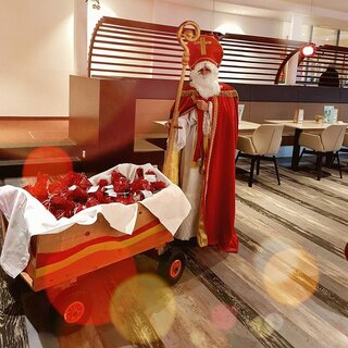 St Nicholas at the H2O children's spa | © H2O Kindertherme