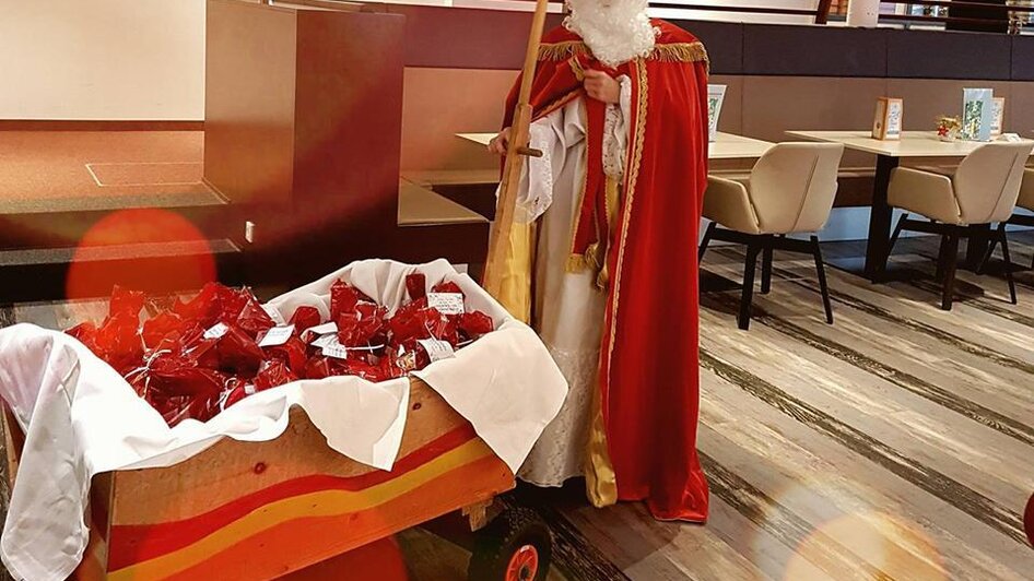 Nikolaus in der H2O Kindertherm | © H2O Kindertherme