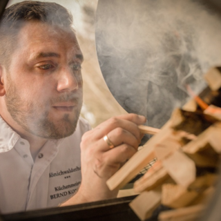 Cook at the barbecue_Eastern Styria | © Karl Schrotter