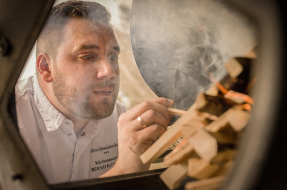 Koch beim Grillen_Oststeiermark | © Karl Schrotter