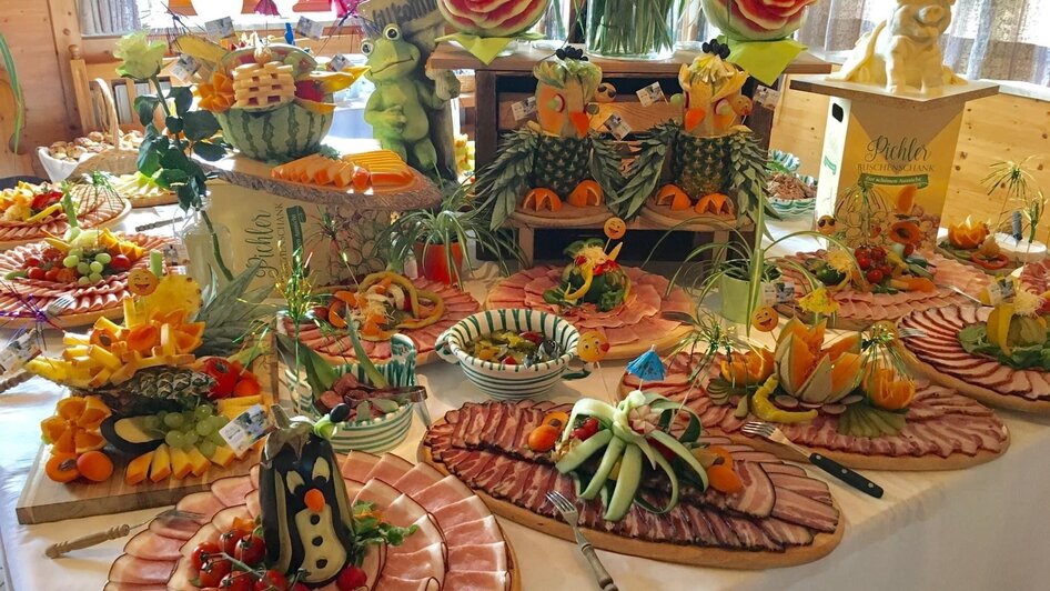 Maluhof Buffet | © MALU