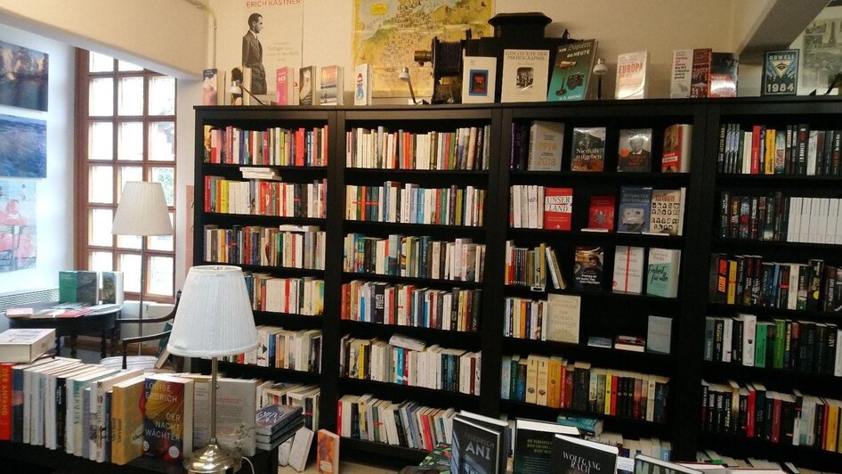 Buch&Boot, Altaussee, Bücherregal | © Gudrun Suchanek