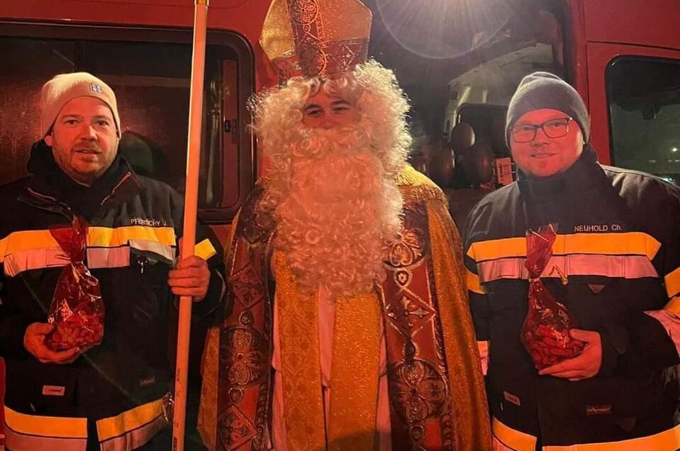 Krampus carnival with a visit from St Nicholas - Bad Waltersdorf armoury - Impression #1