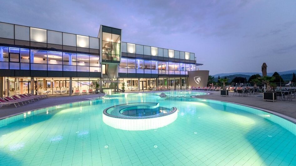 Therme NOVA Außenbecken | © Region Graz-Die Abbilderei