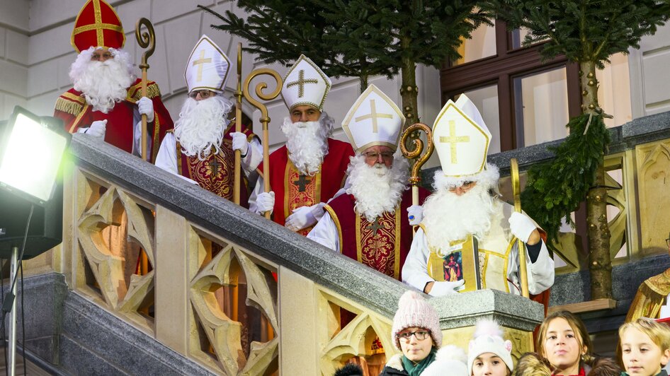 Viele Nikolausdarsteller kommen zur Sendungsfeier | © Stadtgemeinde Feldbach