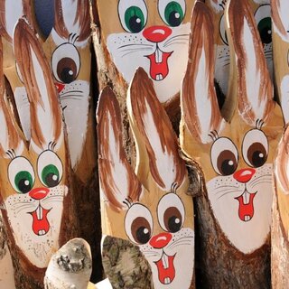 Easter bunnies_made of wood_Eastern Styria | © Ortsentwicklungsverein Sagenhaft Fischbach